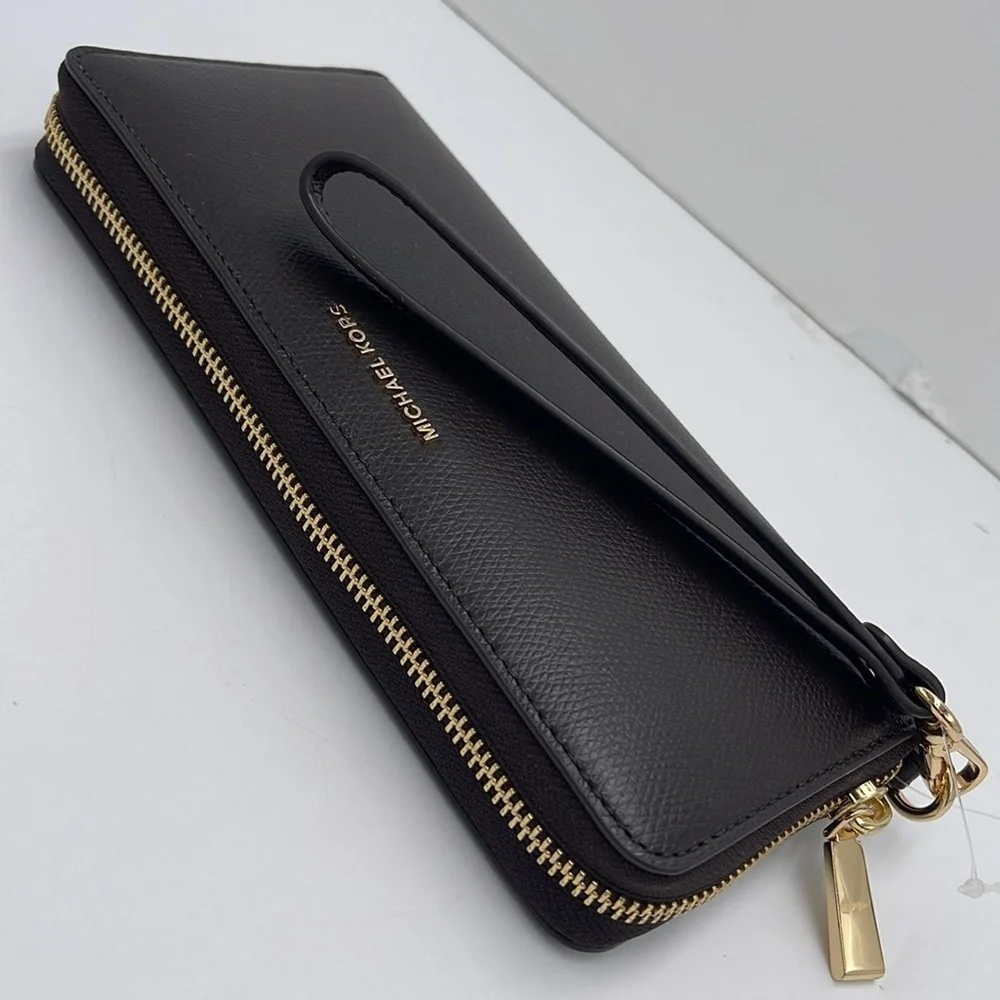 Michael Kors JST Lg Leather Continental Wallet Wristlet Phone Holder
Chocolate - Picture 6 of 16